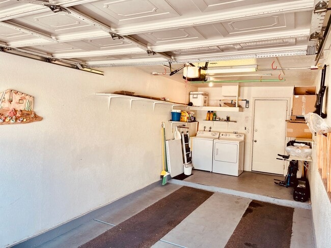 Building Photo - Coming Soon: Spacious, Fully Furnished 2 Bed, 2 Bath Condo in the Lakes!
