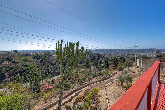Building Photo - 2241 Meadow Lark Dr