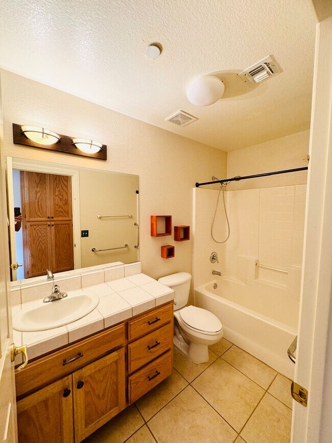 Building Photo - 3Bedroom/2Bathroom Coming soon July 2025!