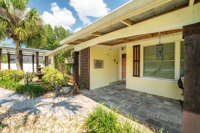 Building Photo - 1937 Grove Bluff Cir W