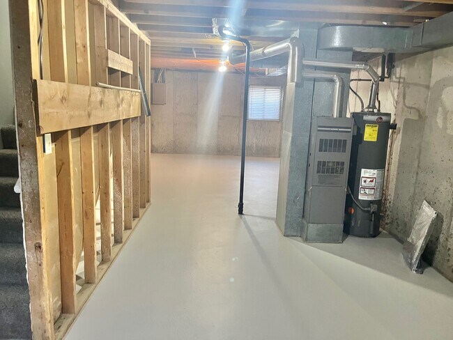 Building Photo - Pheasant Glen Town House #35