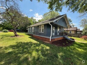 Building Photo - One Bedroom Bungalow