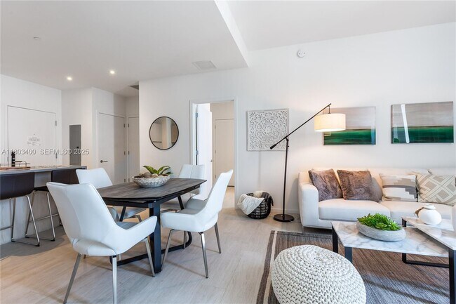 Building Photo - 4010 S Ocean Dr