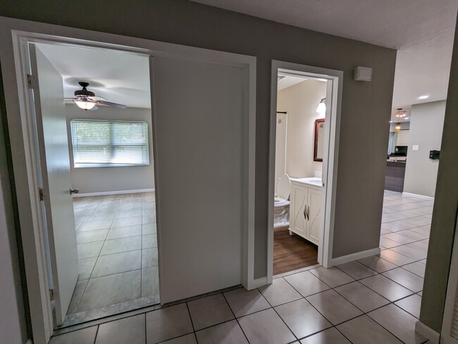 Building Photo - 2701 Wendover Ter