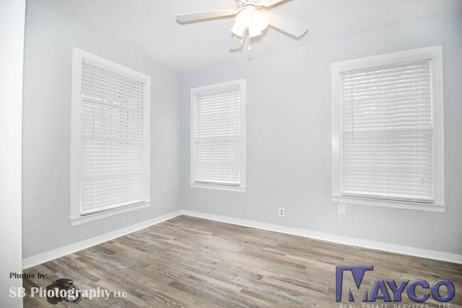 Building Photo - 3 bedroom 1.5 Bath house newly remodeled!