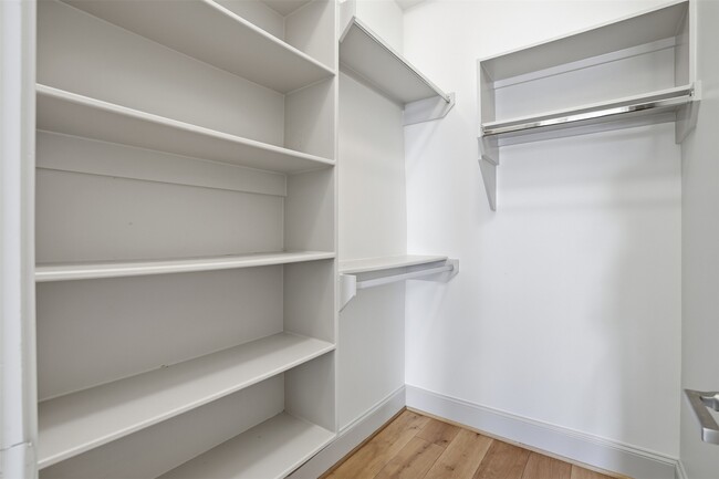 Building Photo - 19 Robita St