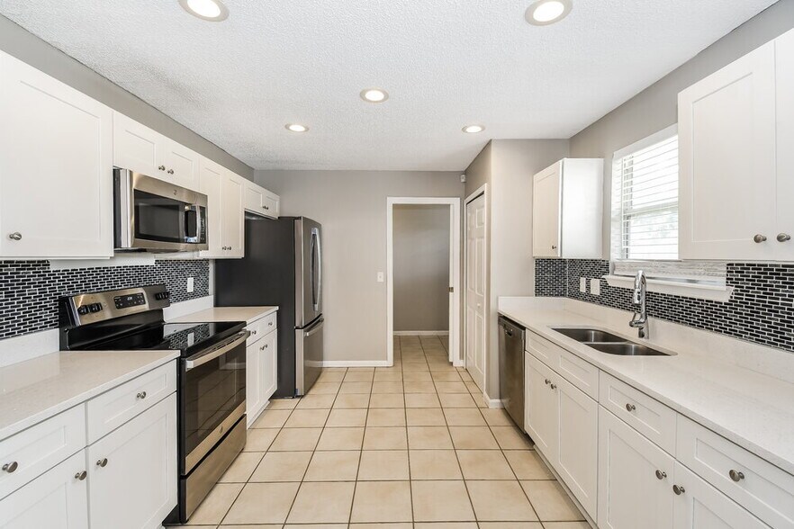 Building Photo - 1848 Broadhaven Dr