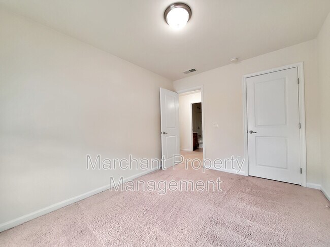 Building Photo - 114 Awendaw Way
