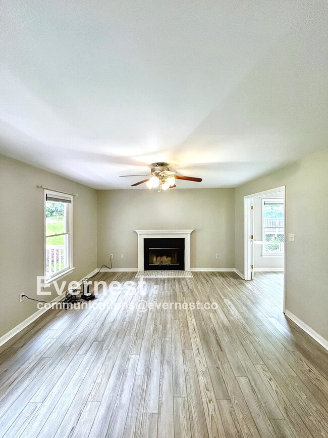 Building Photo - 5505 Chestnut Bluff Rd