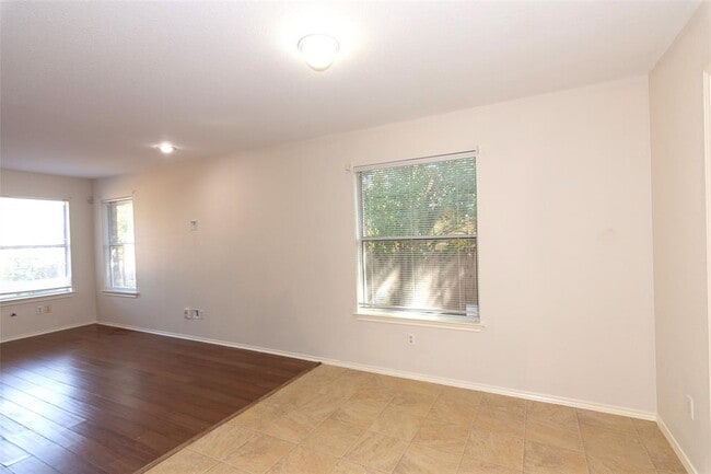 Building Photo - 2321 Friarcreek Loop
