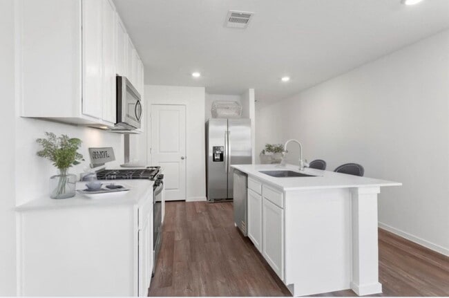 Building Photo - 40839 Hawthorne Glades St