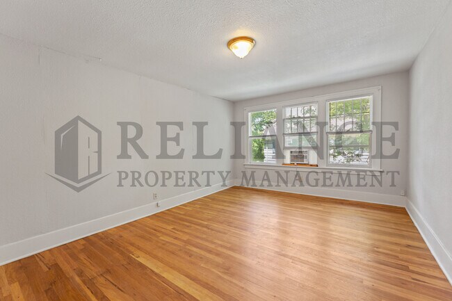 Building Photo - 448 N Fountain St