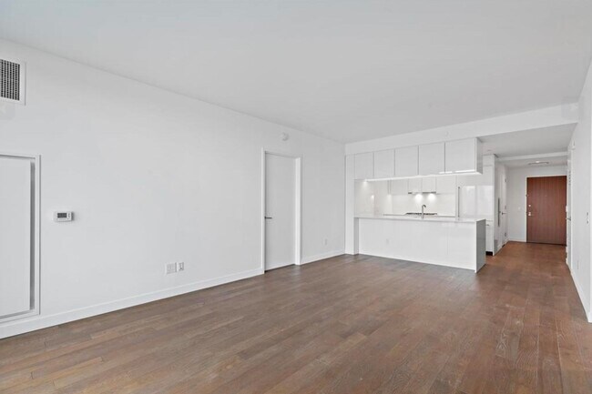 Building Photo - 99 Hudson St