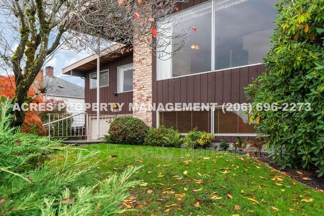 Building Photo - 7617 S Lakeridge Dr