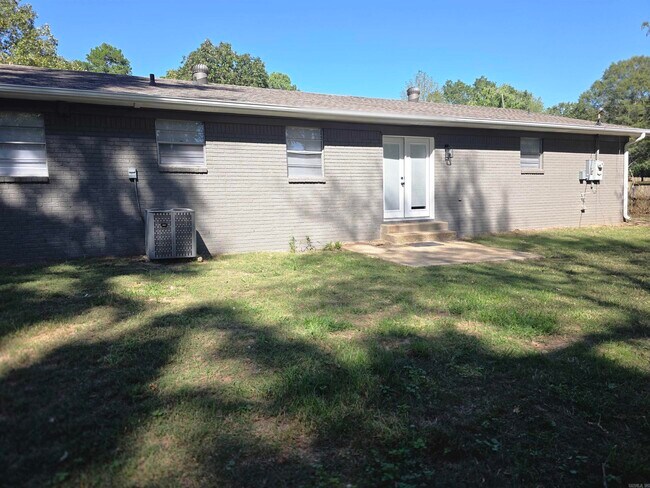 Building Photo - 3123 Ward Dr