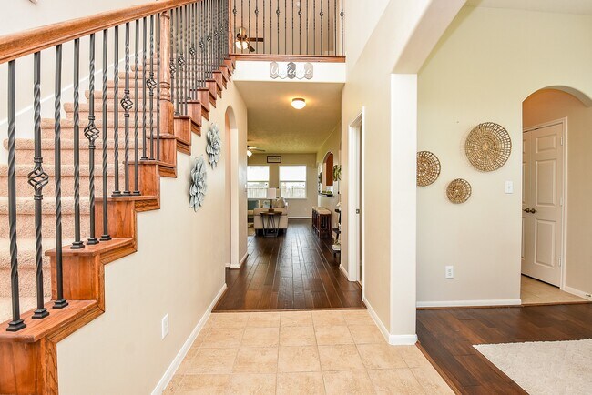 Building Photo - 26302 Sandahl Ct