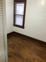 Building Photo - 412 W Ridge St