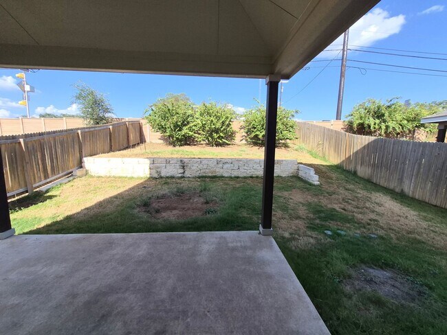 Building Photo - 2102 Gabby Cole Ln