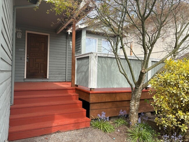 Building Photo - Serene 3 Bed, 2 Bath Gem!