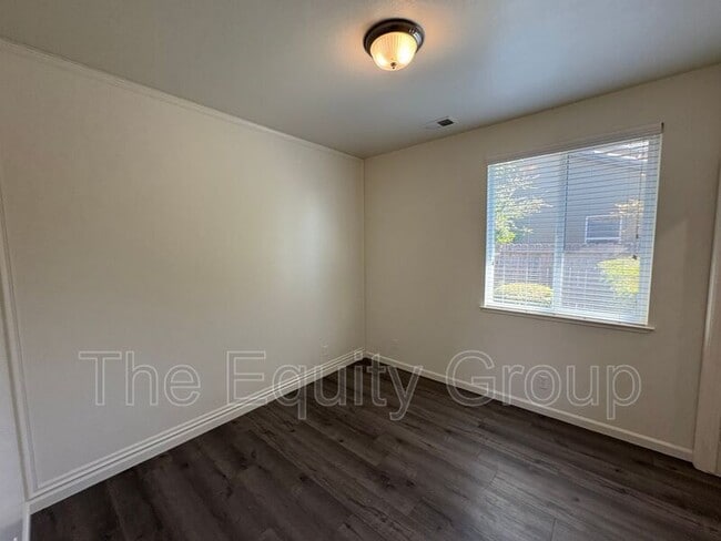 Building Photo - 2422 N Leila St