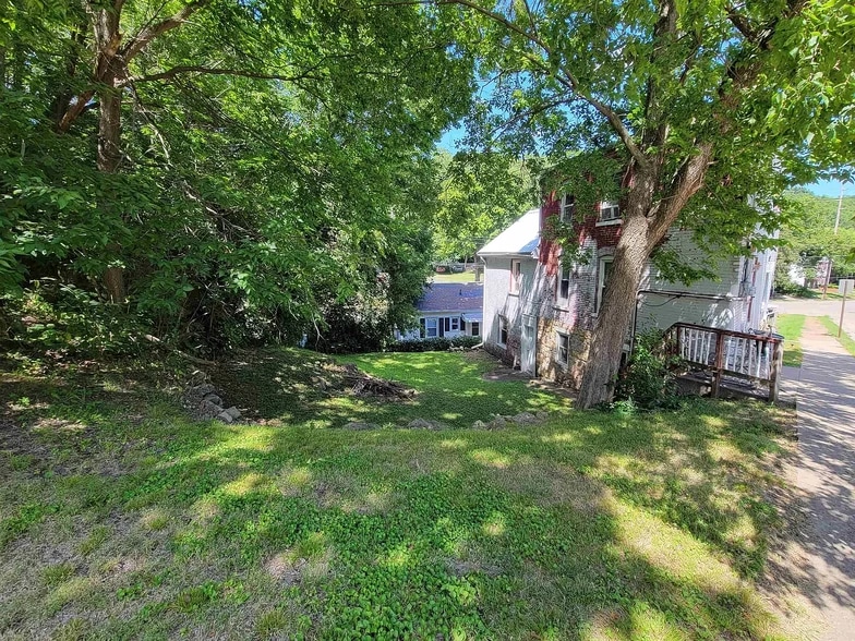 Yard - 735 Kirkwood St