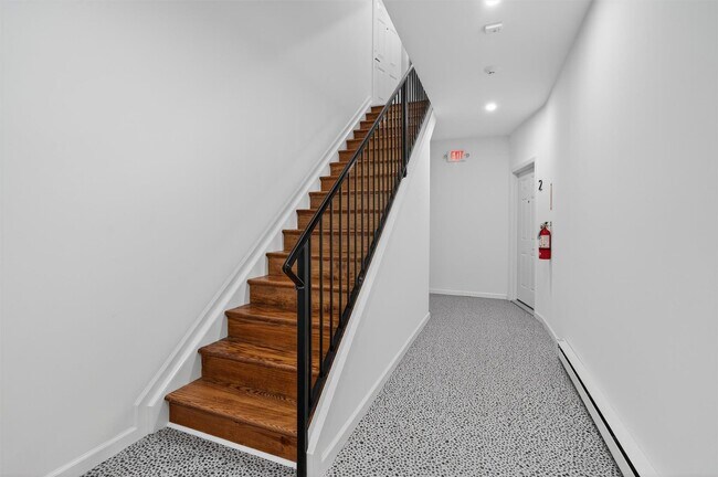 Building Photo - 90 Linden Ave
