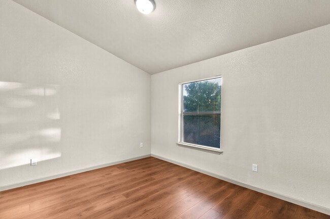 Building Photo - 3103 Sunny Prairie Dr