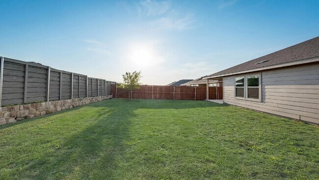 Building Photo - 972 Glover Dr