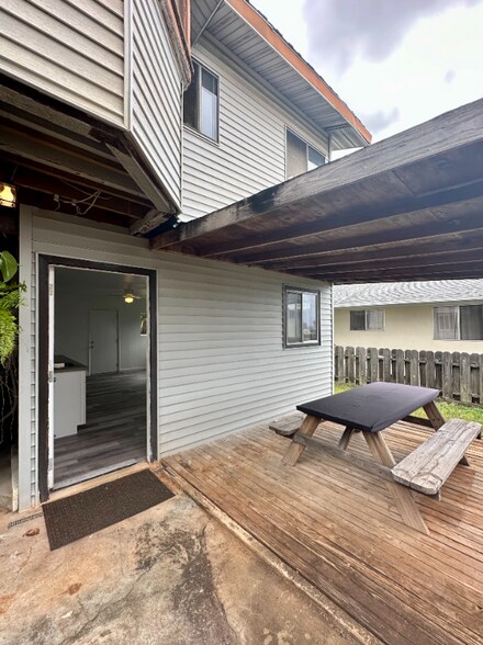 Building Photo - 1027 Lolena St