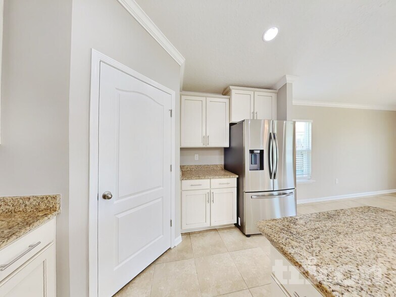 Building Photo - 414 Samara Lakes Pkwy