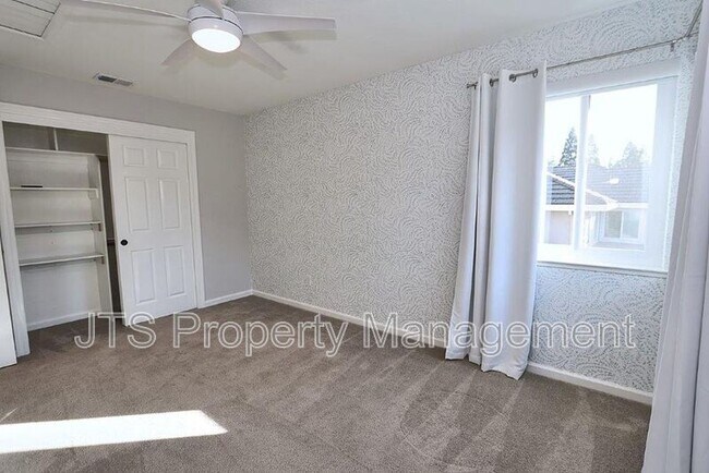 Building Photo - 2696 Prestwick Dr