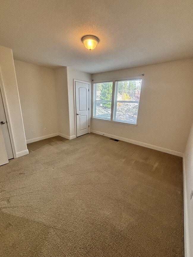 Building Photo - 114 Ironhorse Place