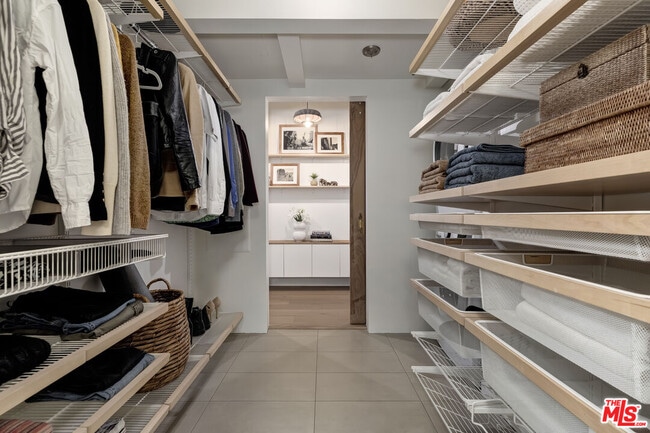 Building Photo - 200 N San Fernando Rd