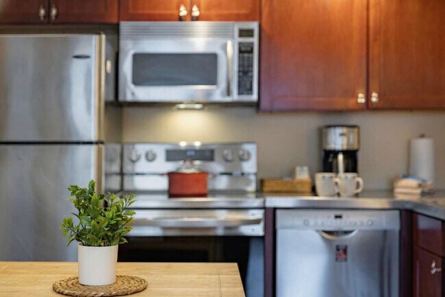 Building Photo - 600 South Park Avenue