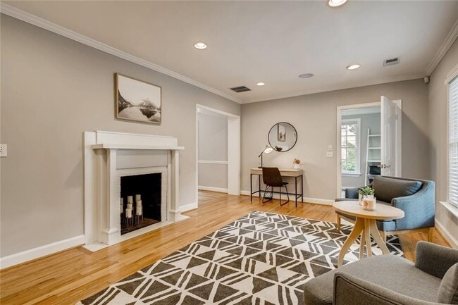 Building Photo - 3182 Clairwood Terrace