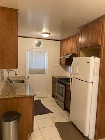 Building Photo - 827 El Camino Real