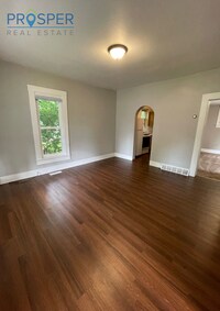 Building Photo - 716 Niagara St