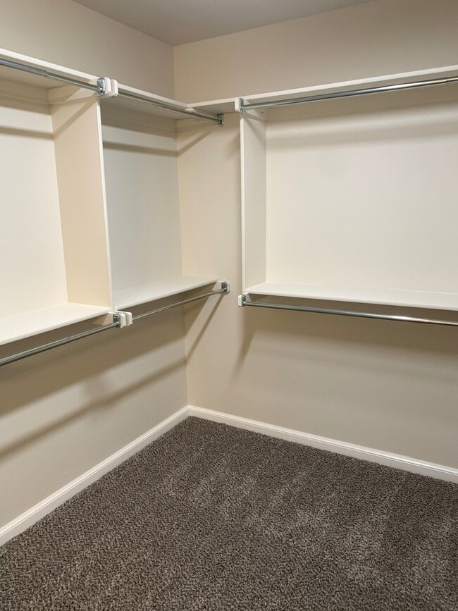 Building Photo - 3 bedroom duplex in Newcastle!