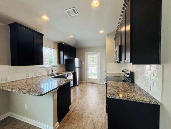 Building Photo - 1313 Bear Peak Ln