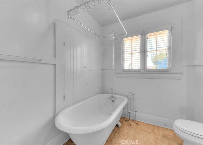 Building Photo - 563 Claremont Pl