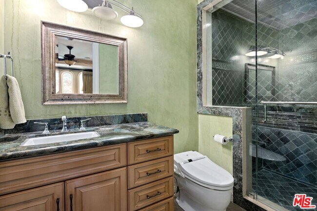 Building Photo - 2023 Parnell Ave