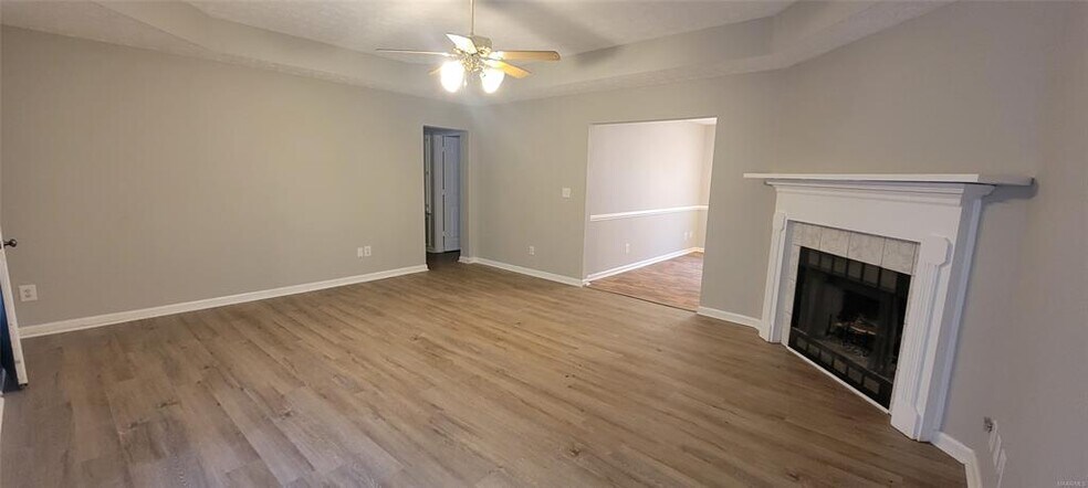 Building Photo - 1400 Hogan Rd