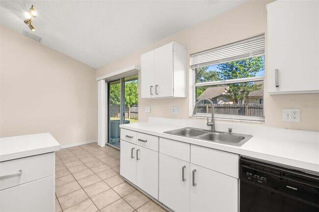 Building Photo - 3141 Enclave Ct