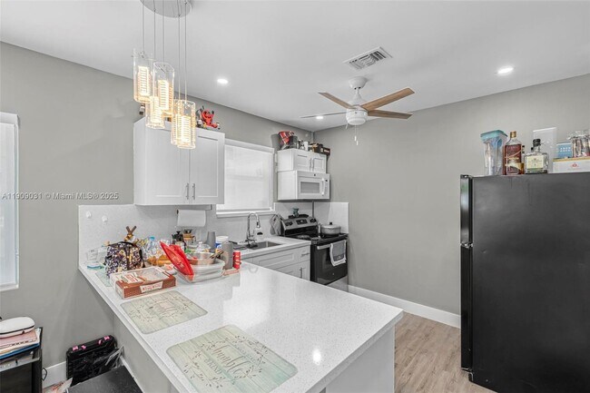 Building Photo - 3705 NW 35th Ave