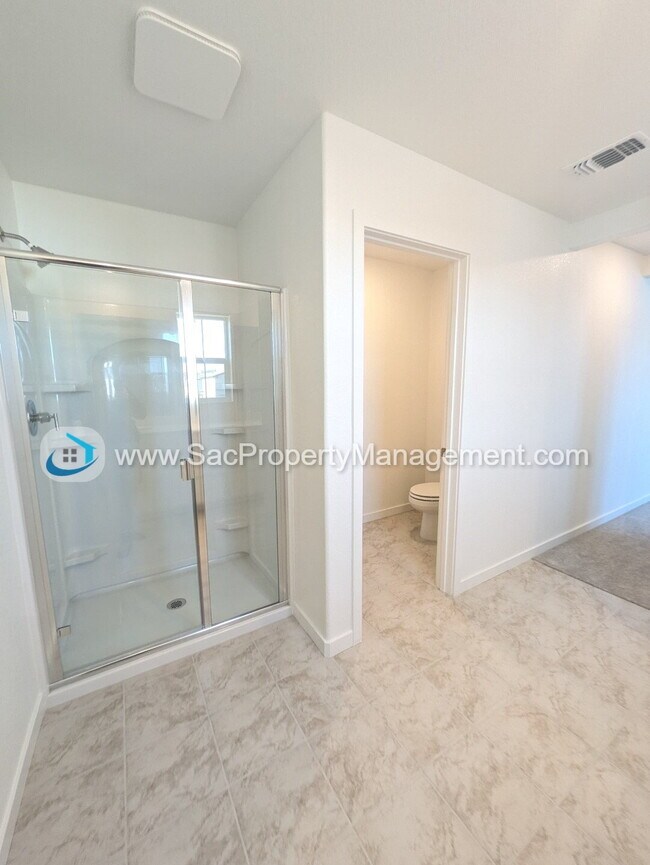 Building Photo - Brand NEW 3 Bed 2.5 Bath Single Family Hom...