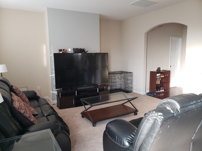 Building Photo - Unfurnished 3 Bedroom 2.5 bath home in The Landing at Mill Creek