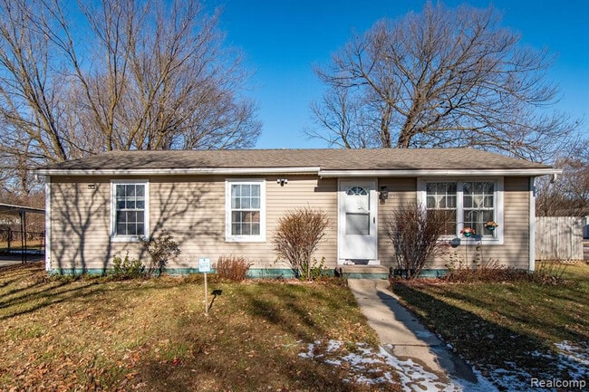 Building Photo - 2163 Hemlock Dr