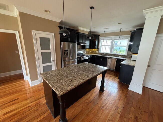 Building Photo - Charming 3-Bedroom Home in Southwood – Spa...