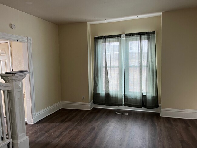 Building Photo - 438 Locust St