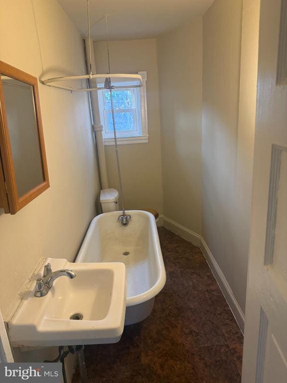 Building Photo - 412 E Oak St